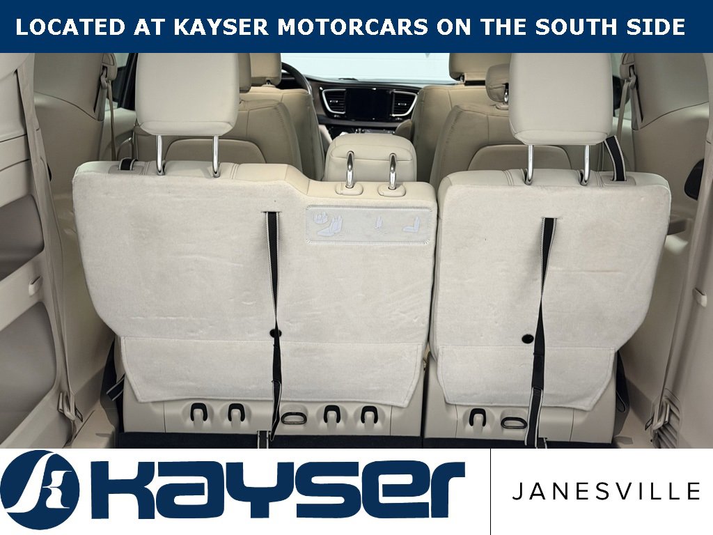 Used 2017 Chrysler Pacifica Touring image 14