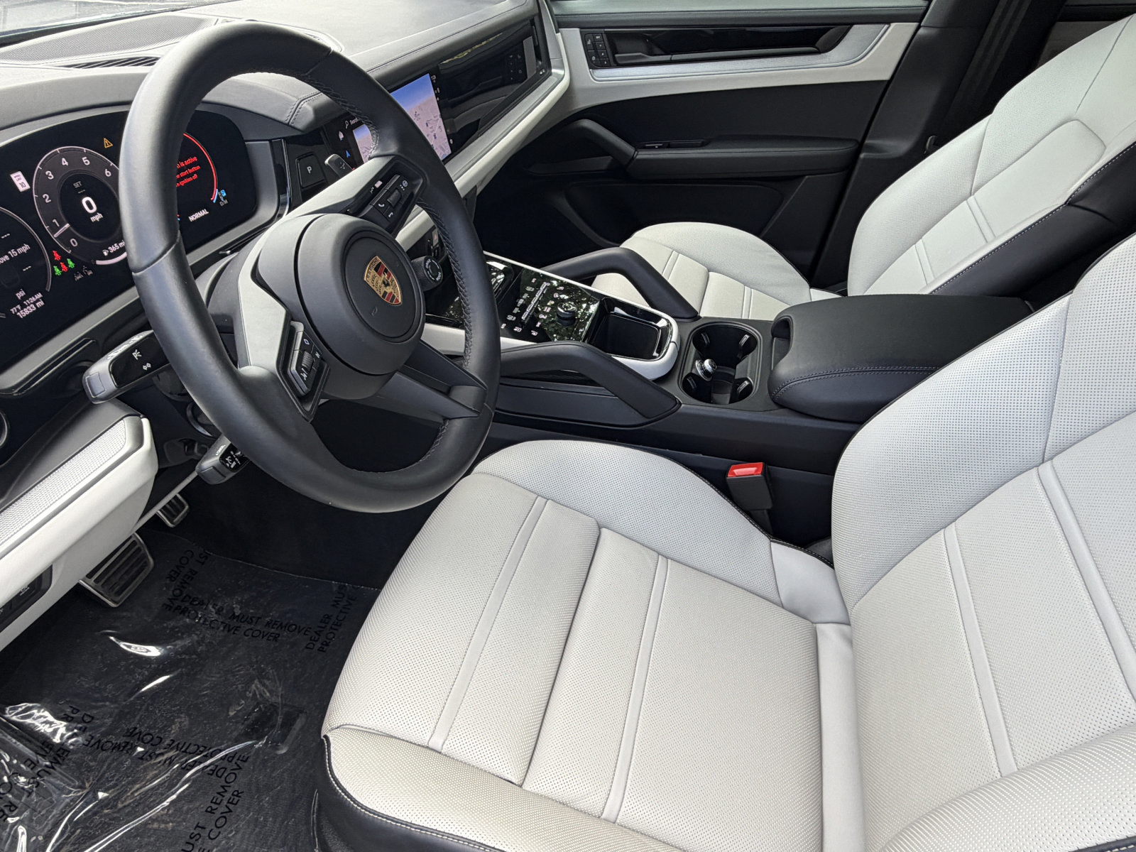 Certified 2024 Porsche Cayenne S AWD/4WD image 3