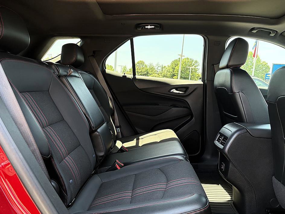 Used 2023 Chevrolet Equinox RS FWD image 12