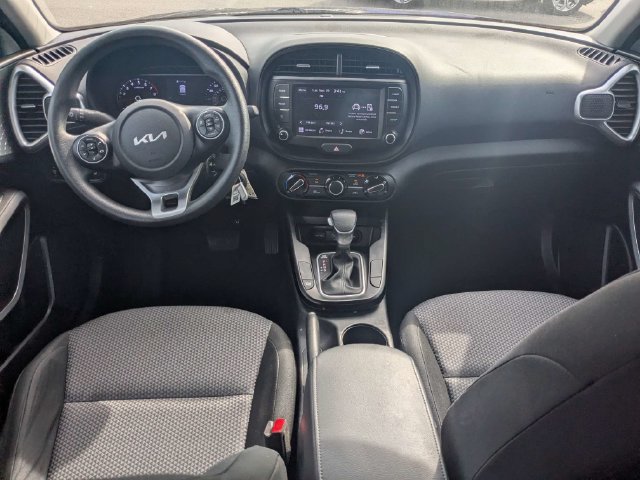 Used 2022 Kia Soul LX FWD image 15