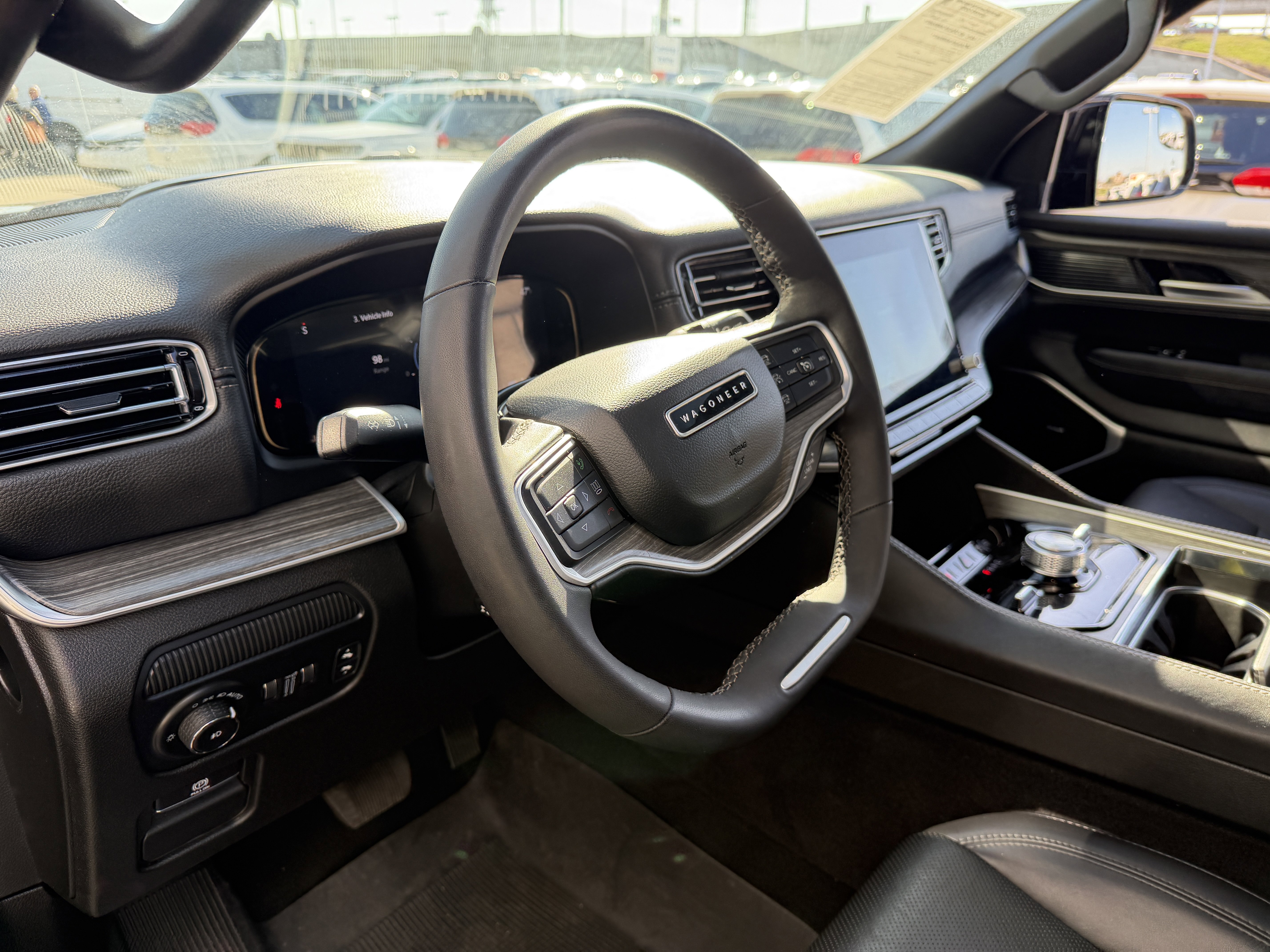 Used 2024 Jeep Wagoneer L Series III w/ Premium Group I image 40