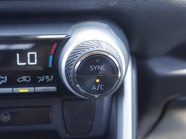 Used 2024 Toyota RAV4 LE AWD/4WD image 30