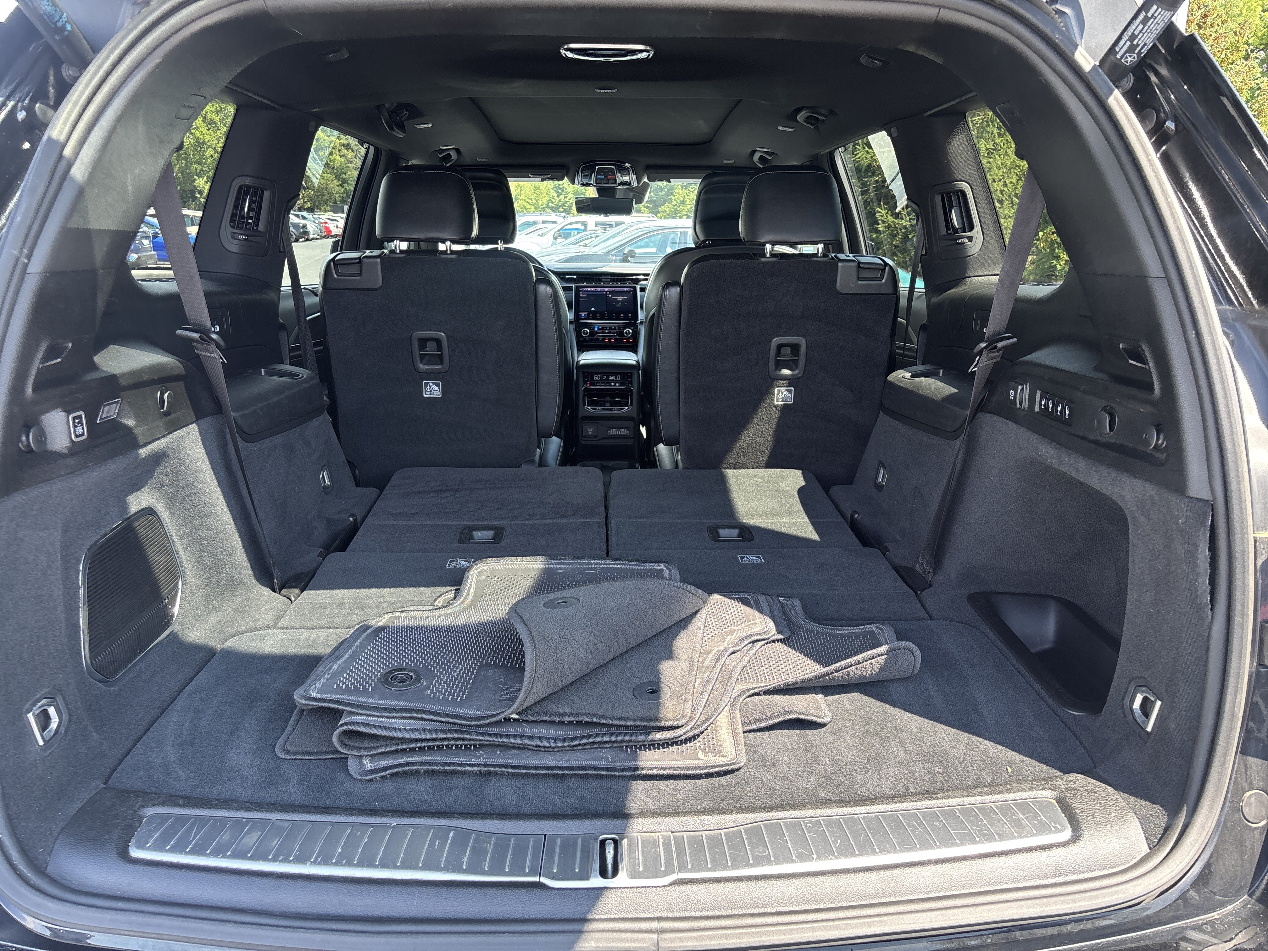 Used 2023 Jeep Grand Cherokee L Overland w/ Advanced Protech Group III AWD/4WD image 26