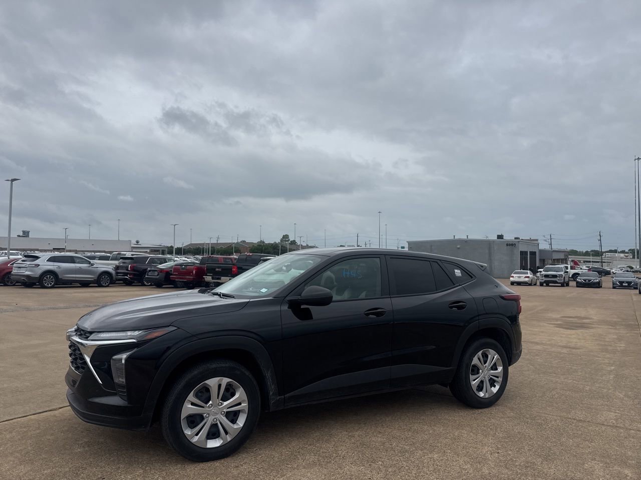 Used 2025 Chevrolet Trax LS image 9