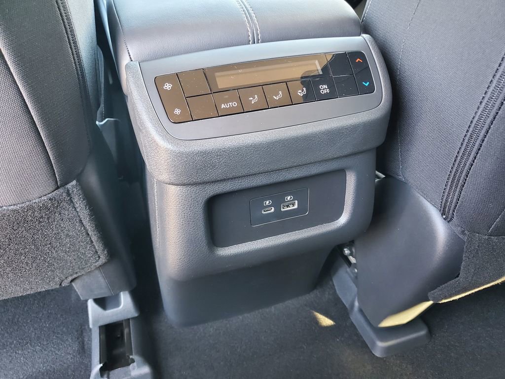 New 2025 Nissan Pathfinder SV image 14