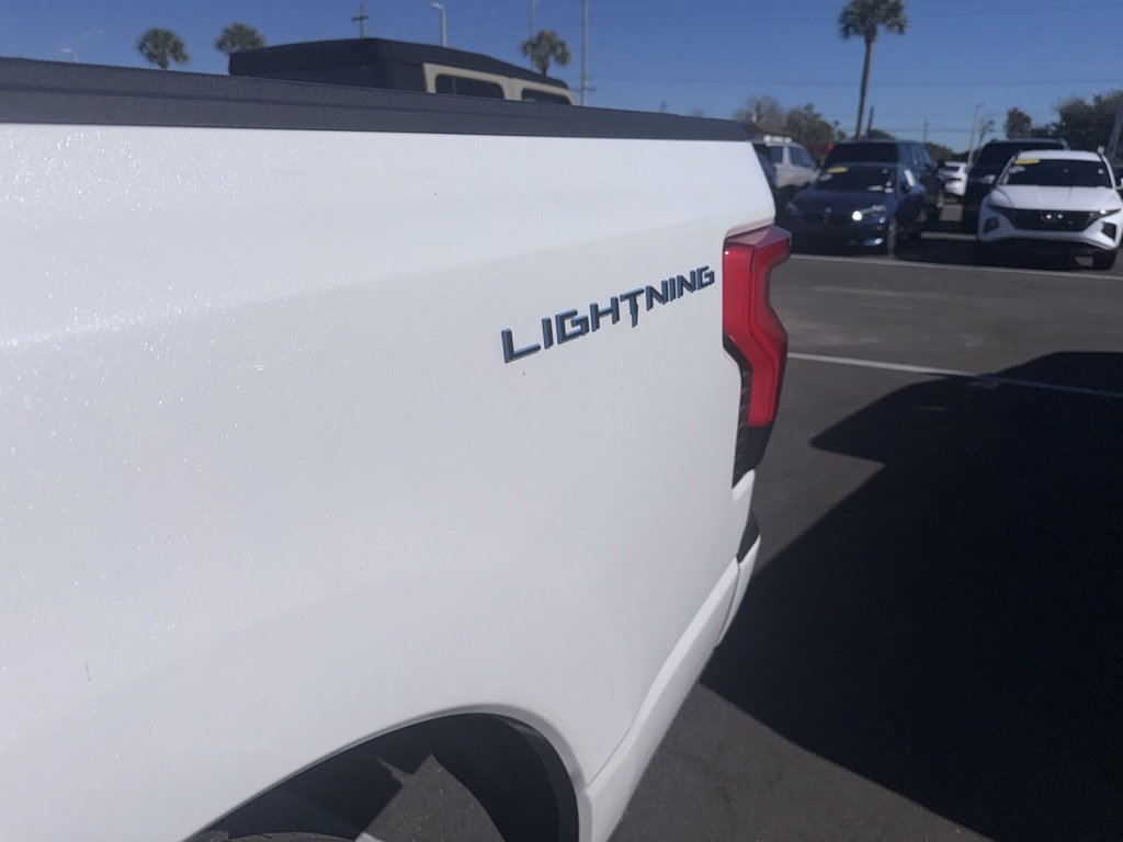 Used 2024 Ford F150 Lightning Platinum image 4