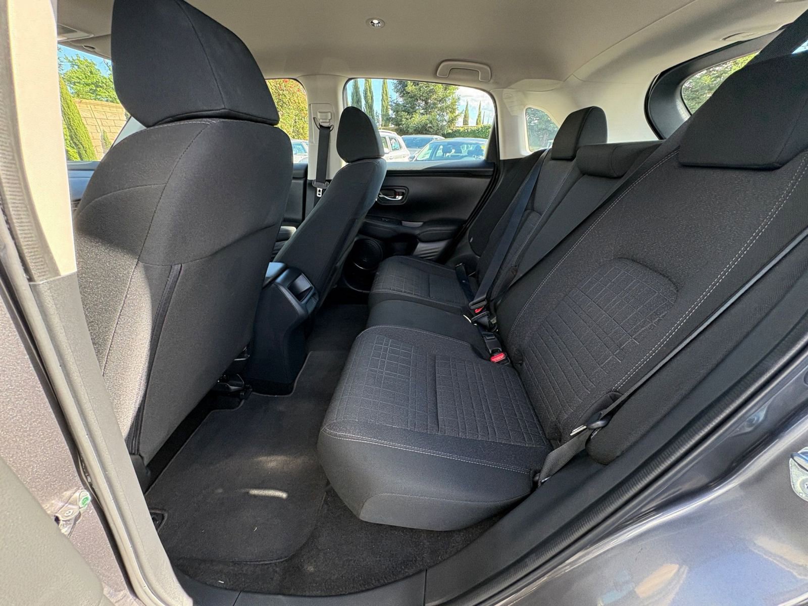 Used 2025 Honda HR-V LX image 23