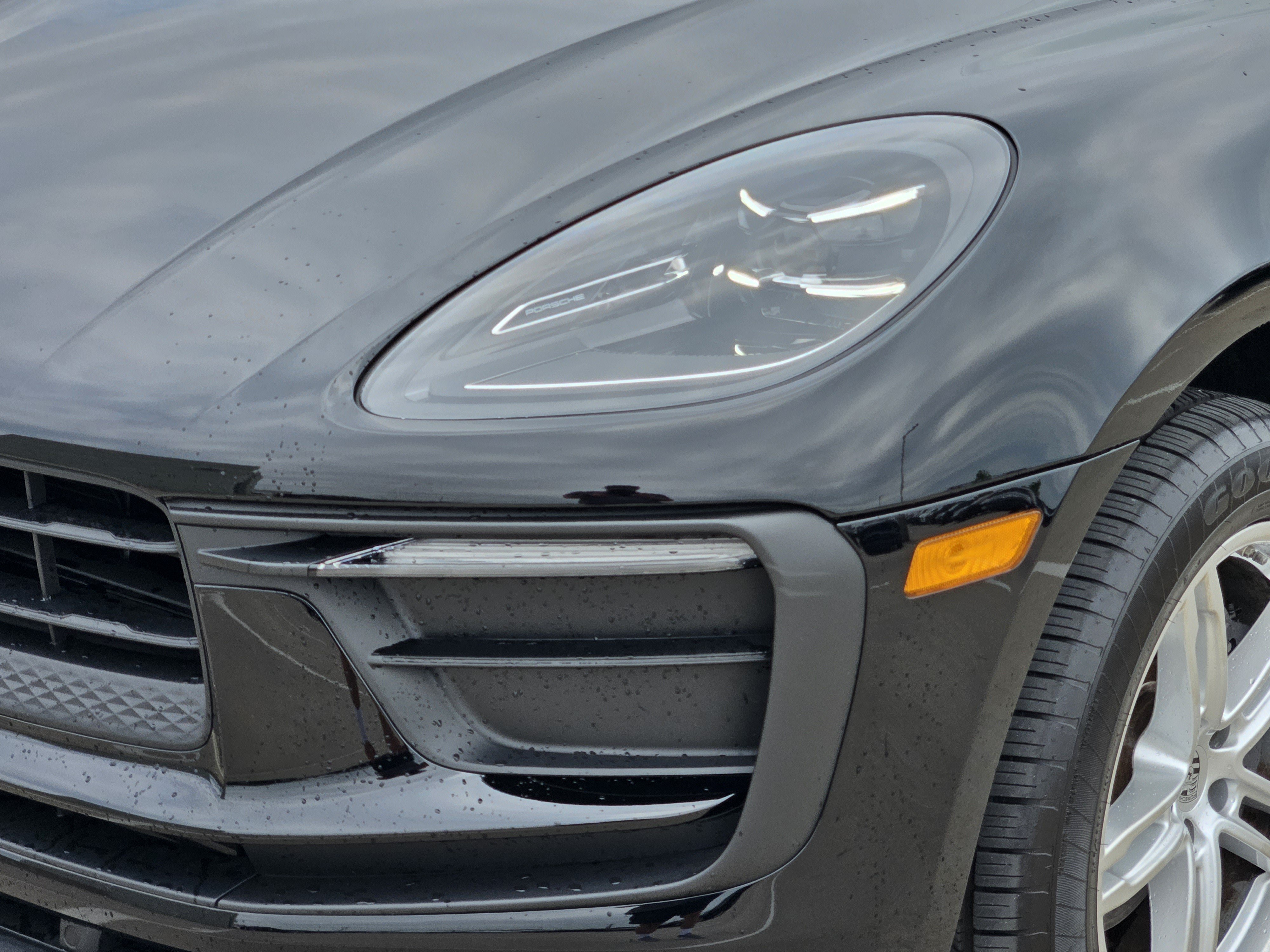 Certified 2026 Porsche Macan AWD/4WD image 12