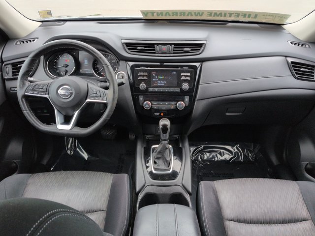 Used 2017 Nissan Rogue SV AWD/4WD image 16