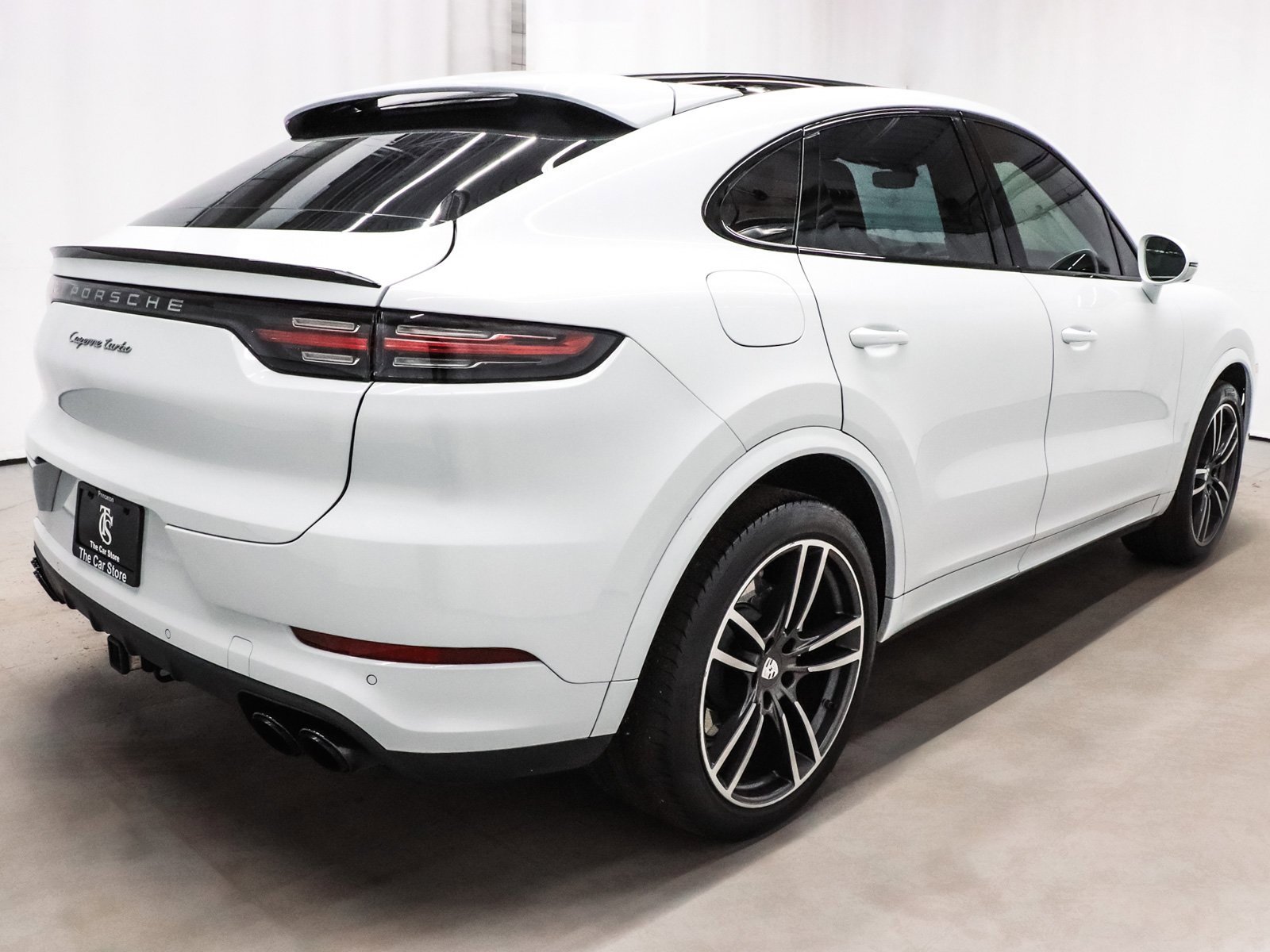 Used 2020 Porsche Cayenne Turbo image 6