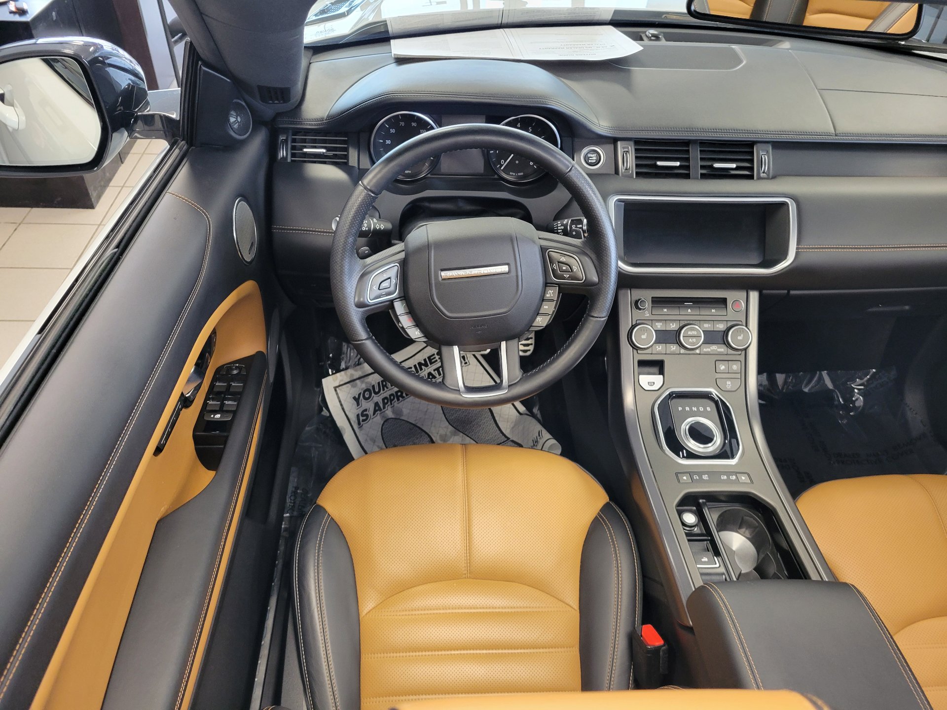 Used 2019 Land Rover Range Rover Evoque HSE Dynamic image 10