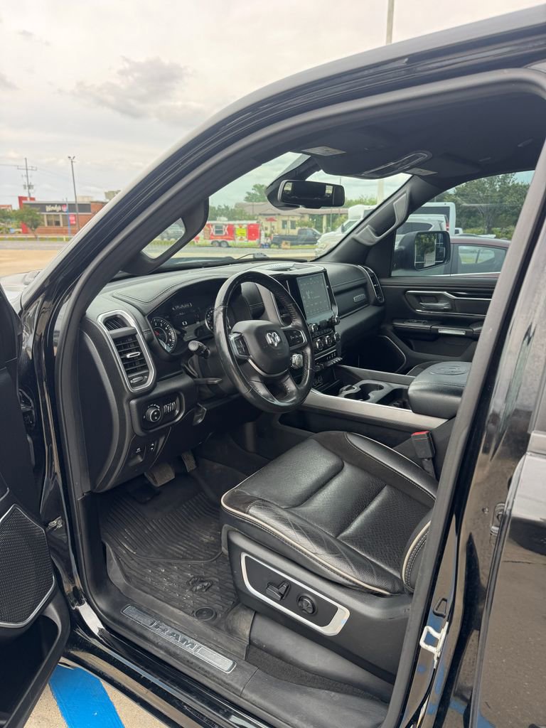 Used 2020 RAM 1500 Laramie w/ Sport Appearance Package AWD/4WD image 10