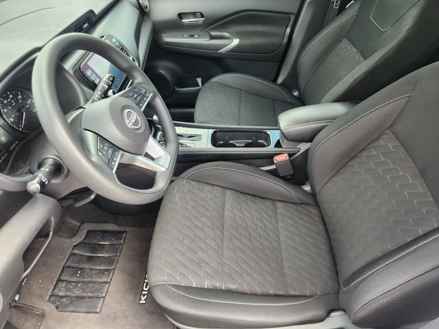 Used 2023 Nissan Kicks SV w/ Interior Electronics Package FWD image 12