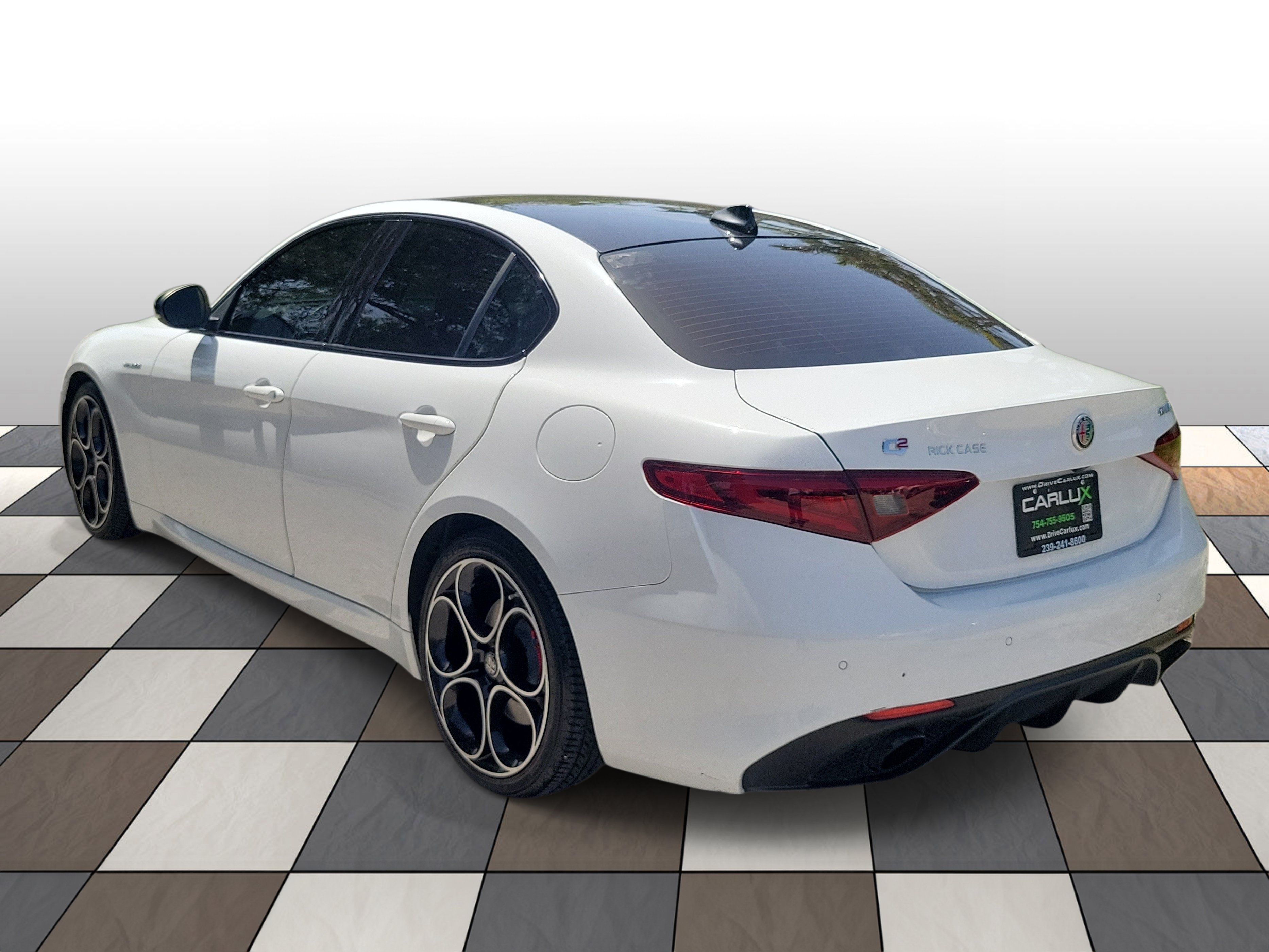 Used 2023 Alfa Romeo Giulia Veloce RWD image 6