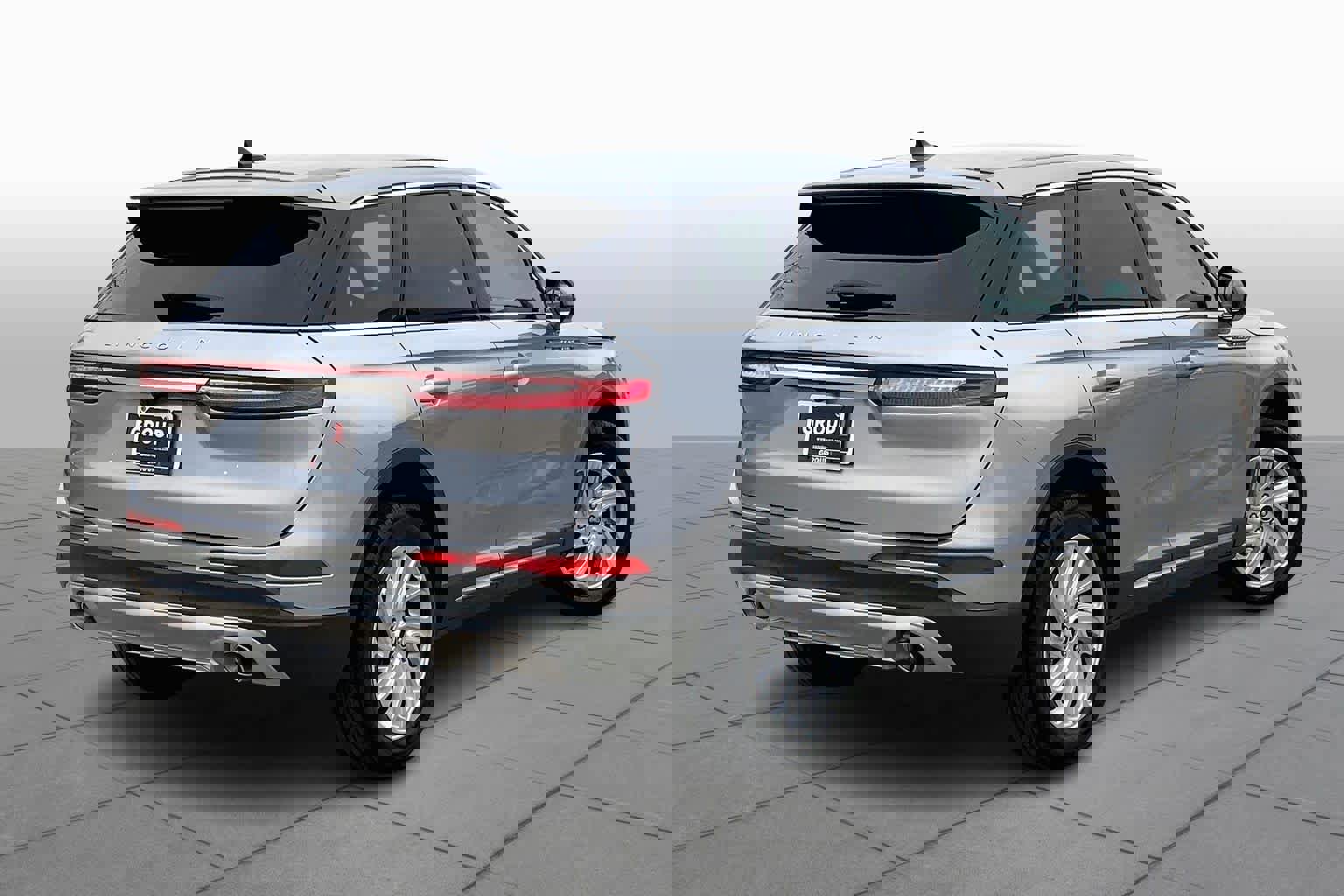 Used 2024 Lincoln Corsair FWD image 12