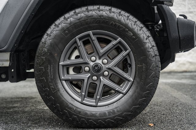 Used 2024 Jeep Wrangler Sport S image 28