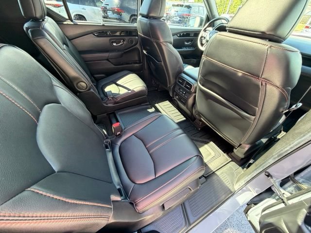 Used 2025 Honda Pilot TrailSport image 20