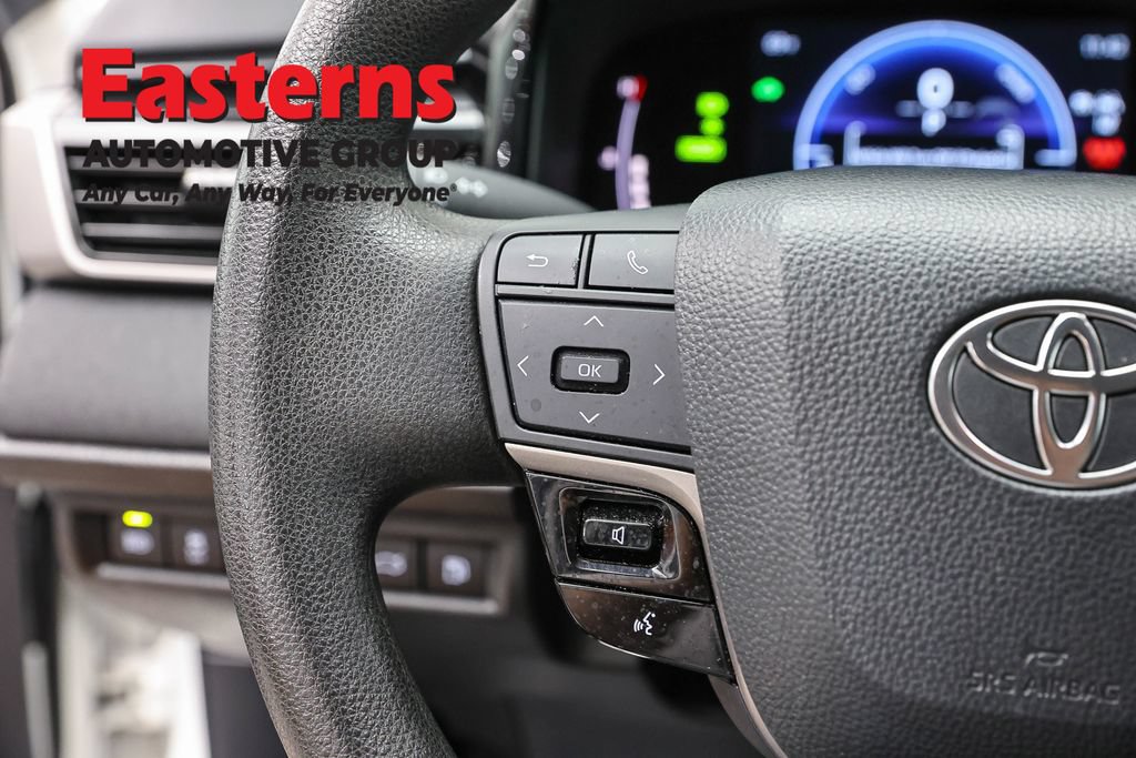 Used 2025 Toyota Camry LE FWD image 15