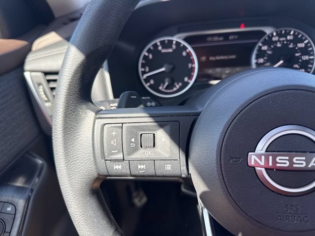 Used 2023 Nissan Rogue S AWD/4WD image 23