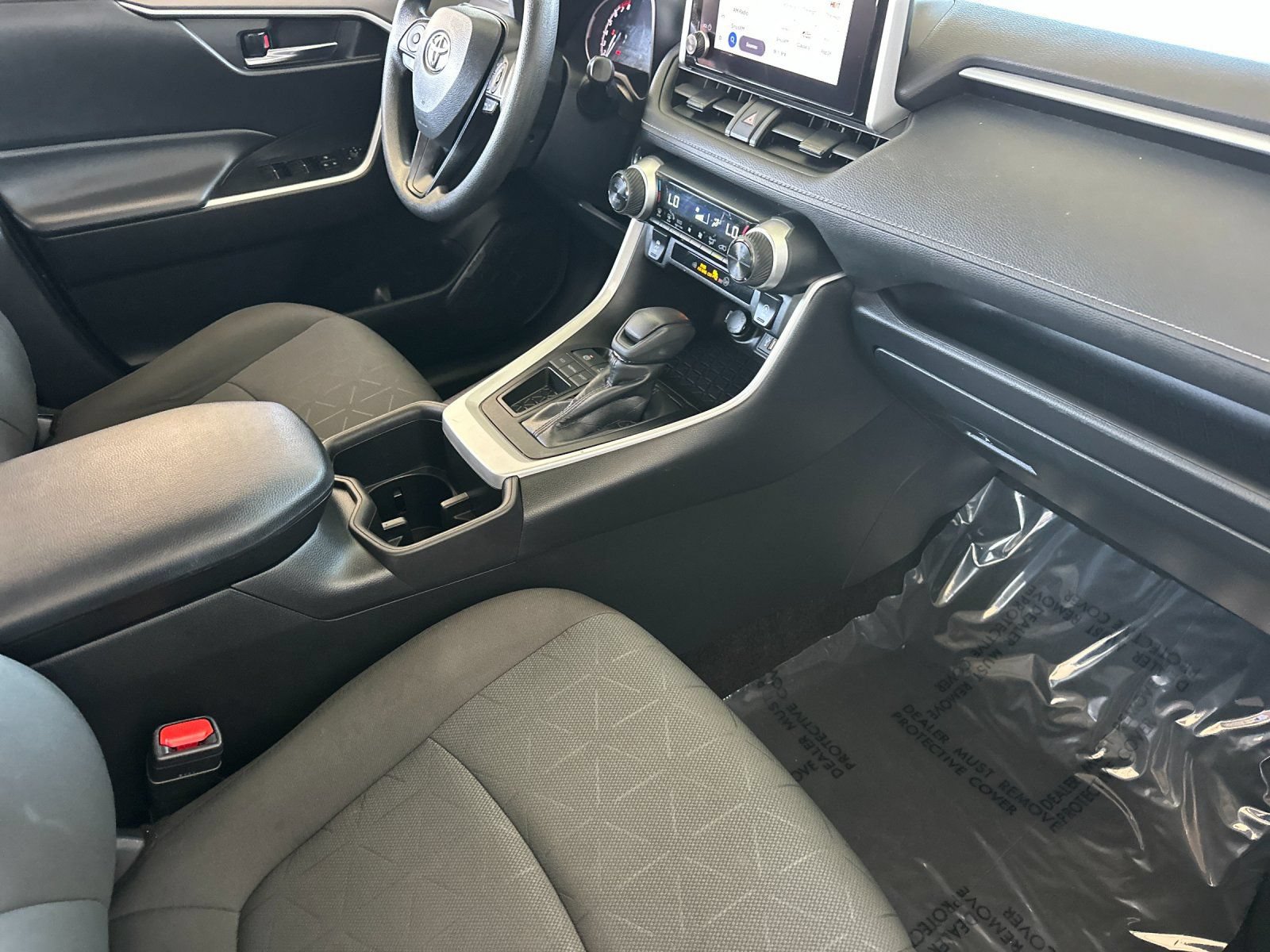 Used 2024 Toyota RAV4 XLE FWD image 15