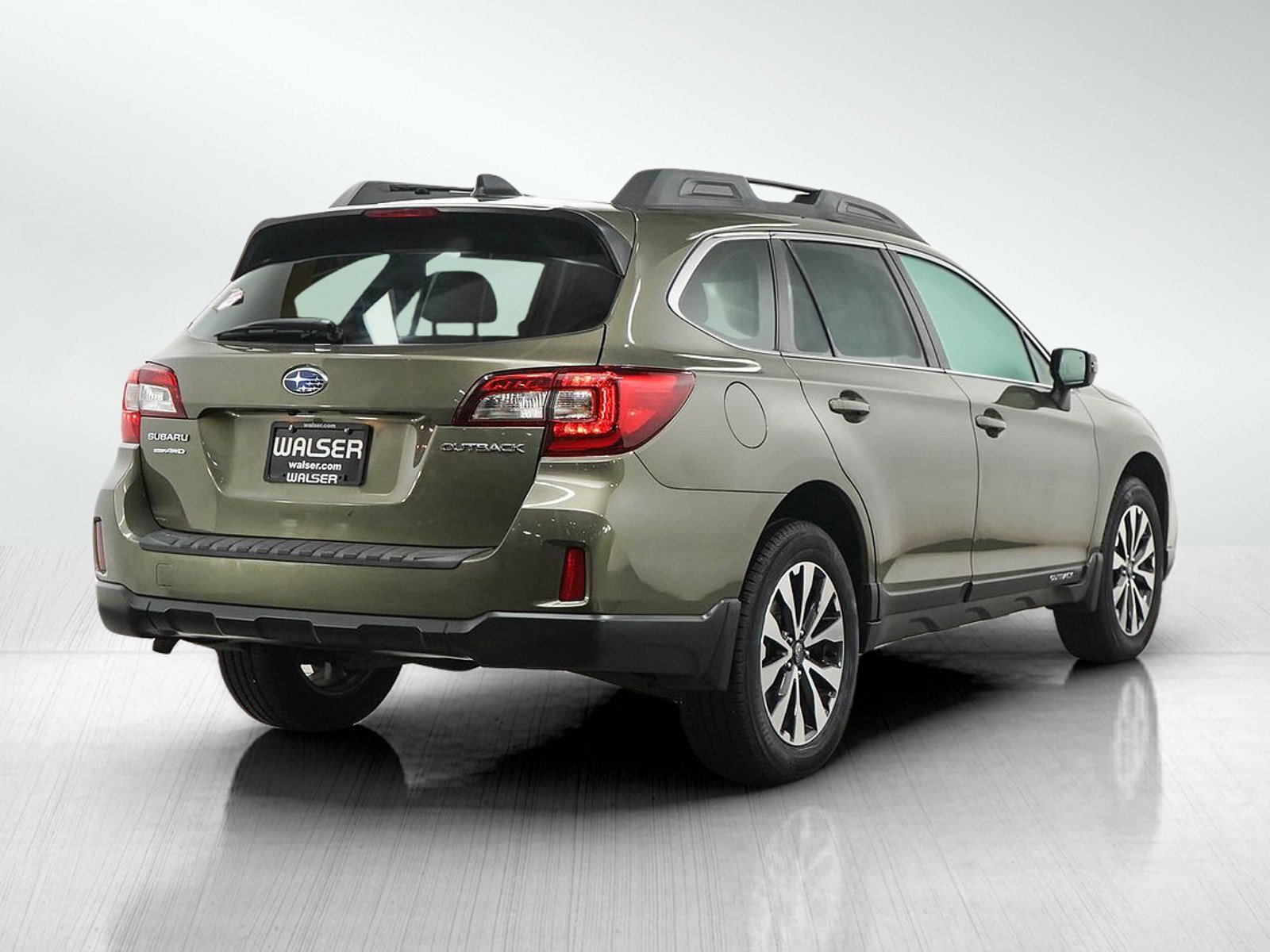 Used 2016 Subaru Outback 2.5i Limited AWD/4WD image 5