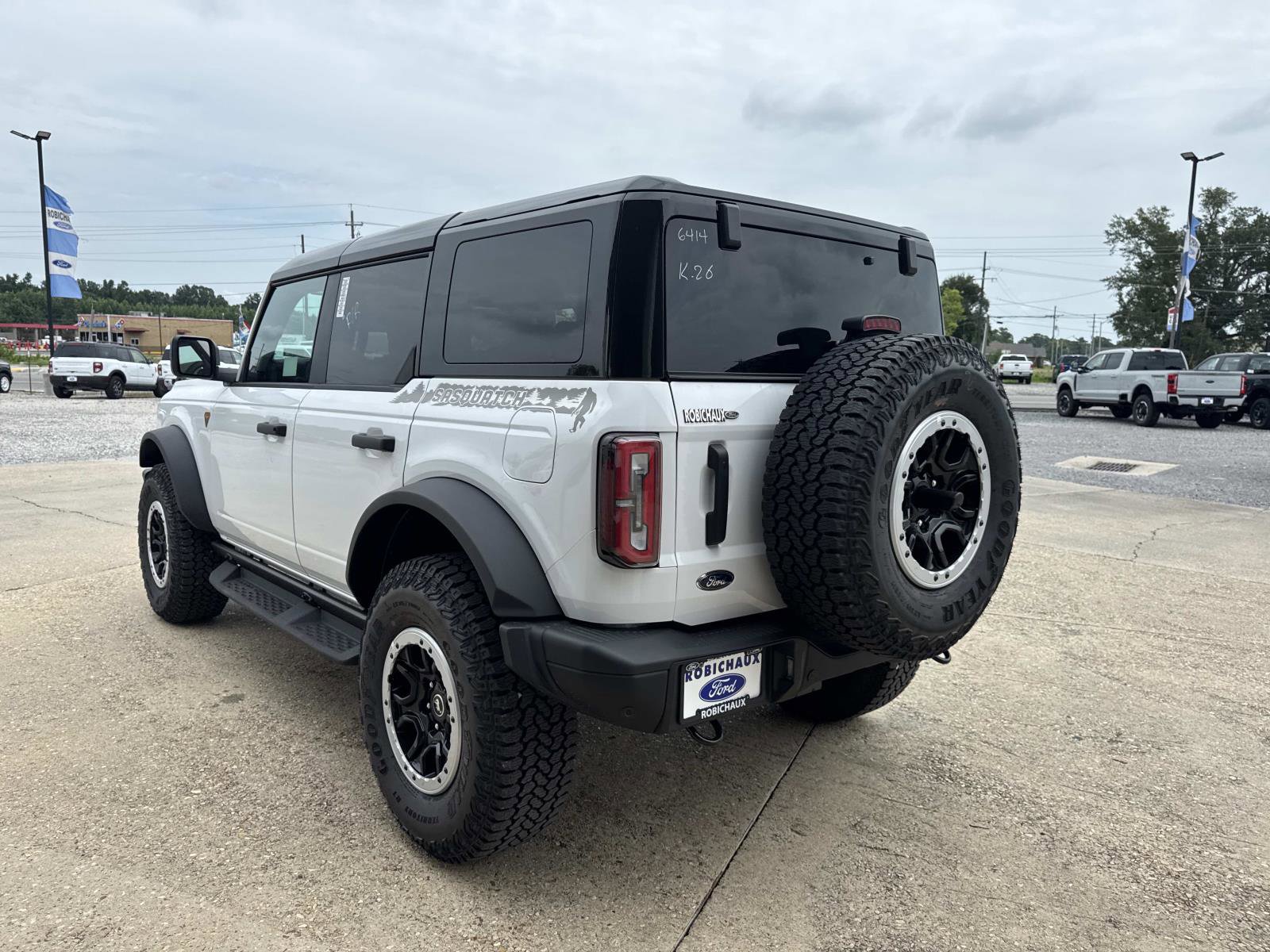 New 2025 Ford Bronco Badlands w/ Sasquatch Package AWD/4WD image 4