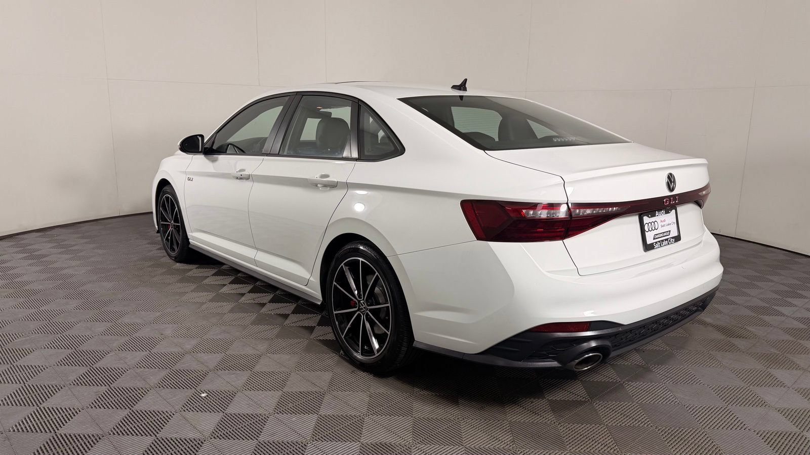 Used 2025 Volkswagen Jetta GLI Autobahn FWD image 7