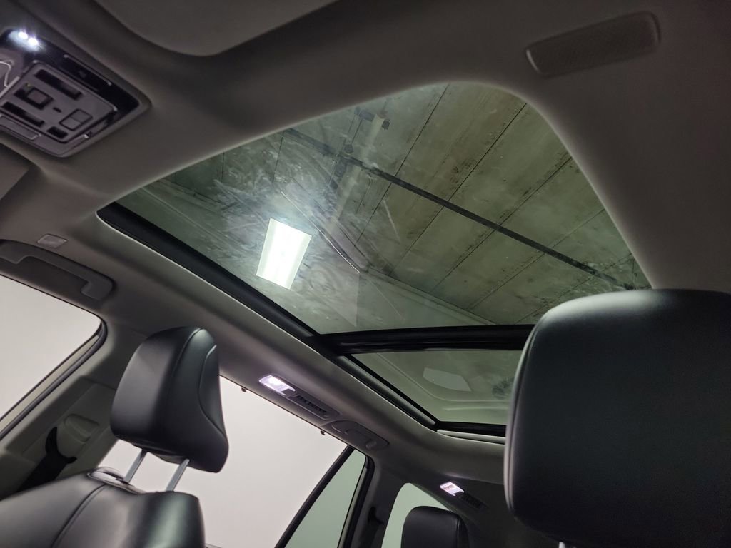 Used 2024 Toyota Grand Highlander XLE AWD/4WD image 14