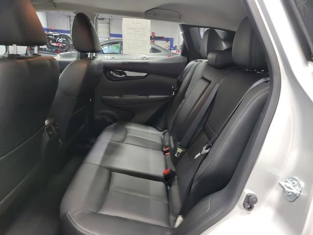 Used 2017 Nissan Rogue Sport SL w/ SL Premium Package image 18