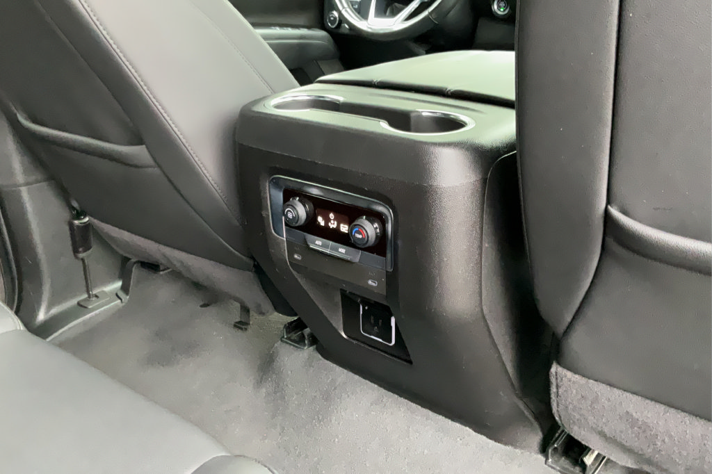 Certified 2025 Chevrolet Suburban LT RWD image 21