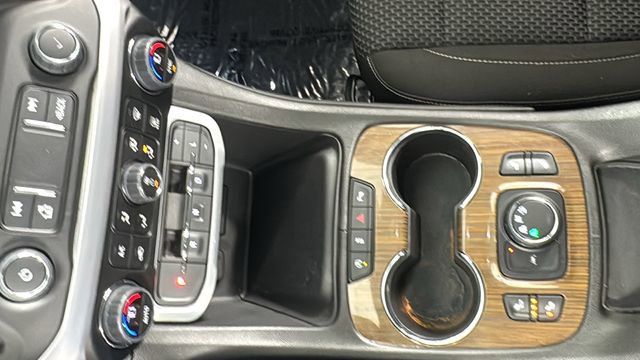 Used 2023 GMC Acadia SLE w/ Driver Convenience Package image 32