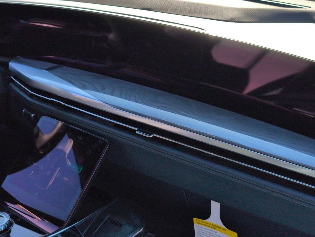 Used 2025 Cadillac Escalade IQ Luxury 2 image 33