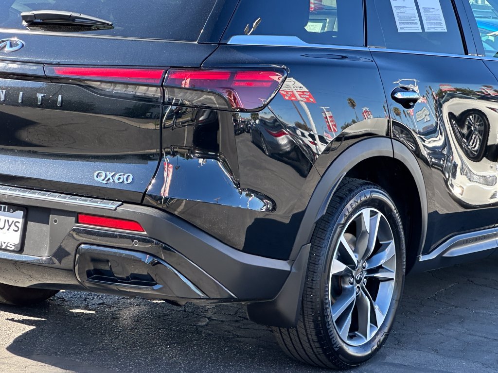 Used 2023 INFINITI QX60 Luxe w/ Cargo Package FWD image 8