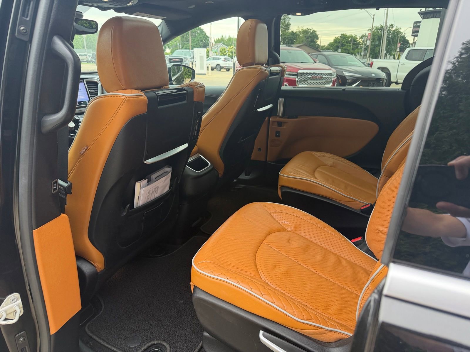 Used 2021 Chrysler Pacifica Pinnacle AWD/4WD image 24