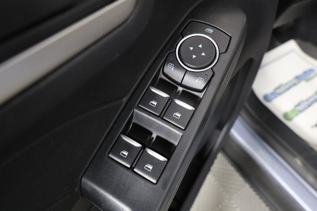 Used 2022 Ford Escape SE w/ SE Sport Appearance Package image 31