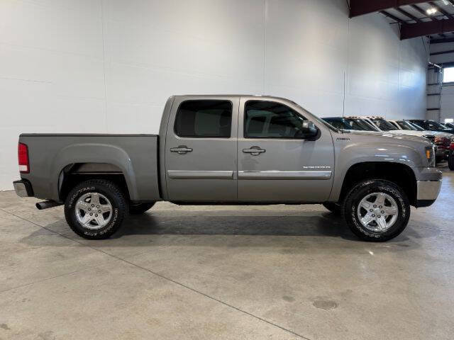 Used 2012 GMC Sierra 1500 SLE w/ All-Terrain Package AWD/4WD image 7