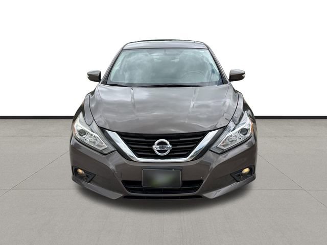 Used 2017 Nissan Altima 2.5 SV w/ Convenience Package FWD image 2