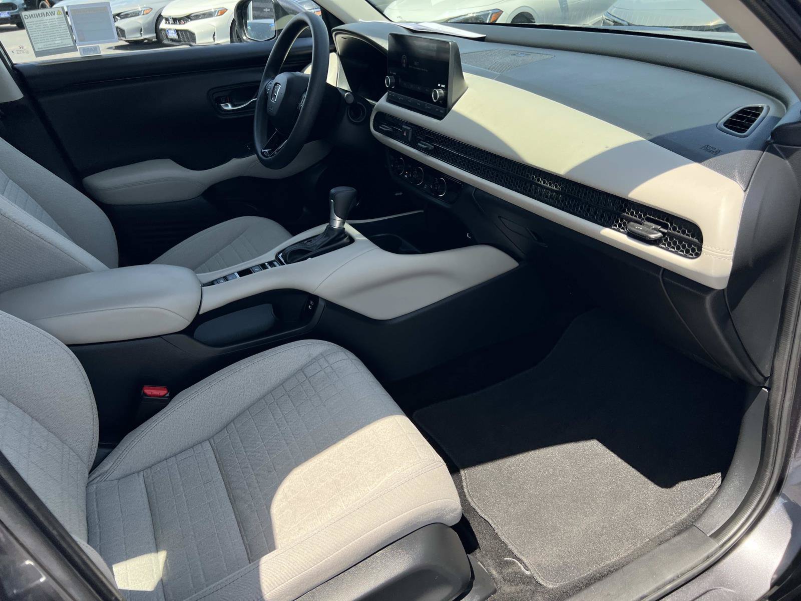 Certified 2025 Honda HR-V LX image 27