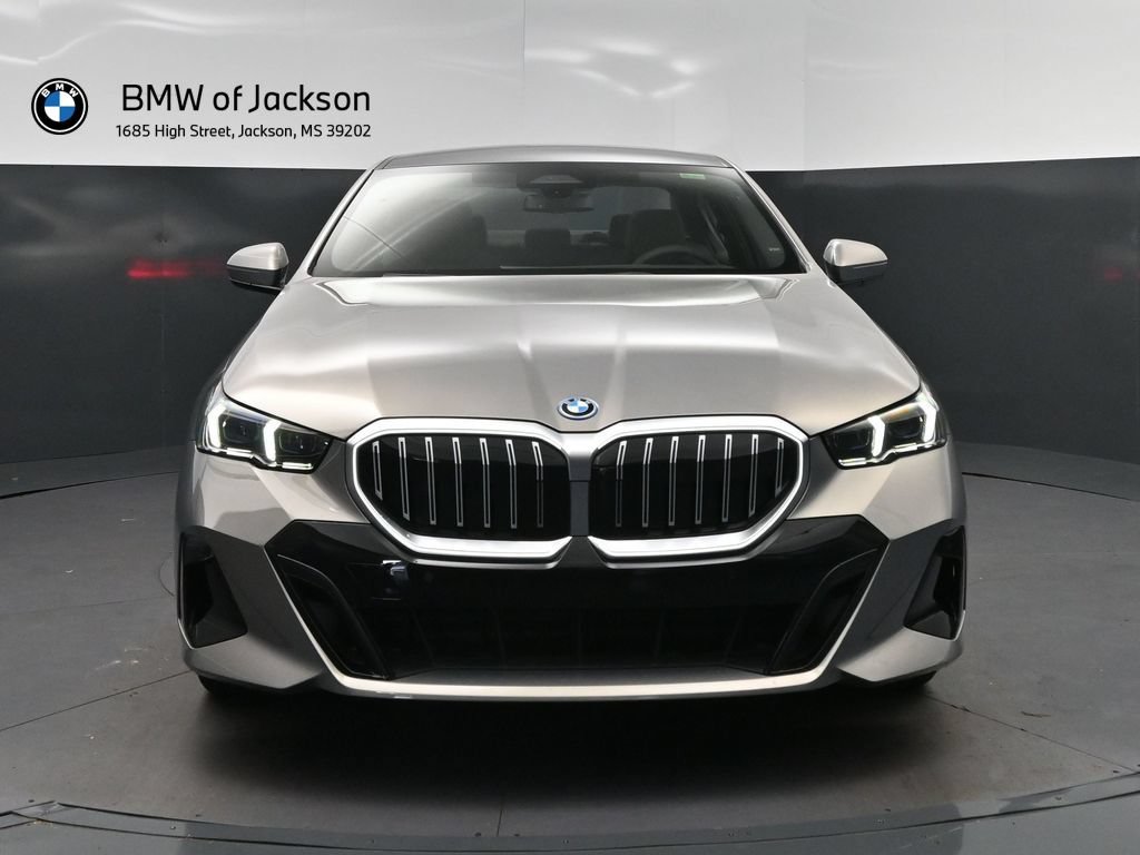New 2027 BMW 550e xDrive w/ Premium Package AWD/4WD image 10