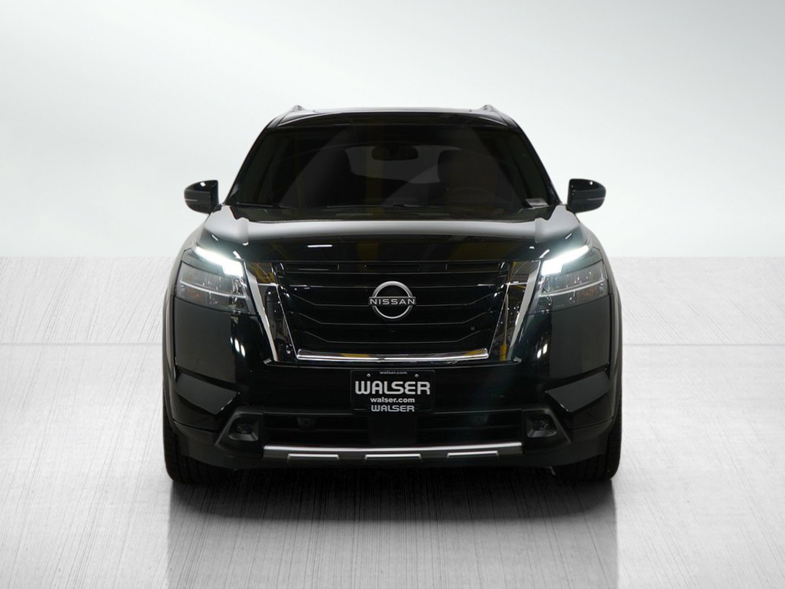 Used 2022 Nissan Pathfinder Platinum w/ Cargo Package image 8