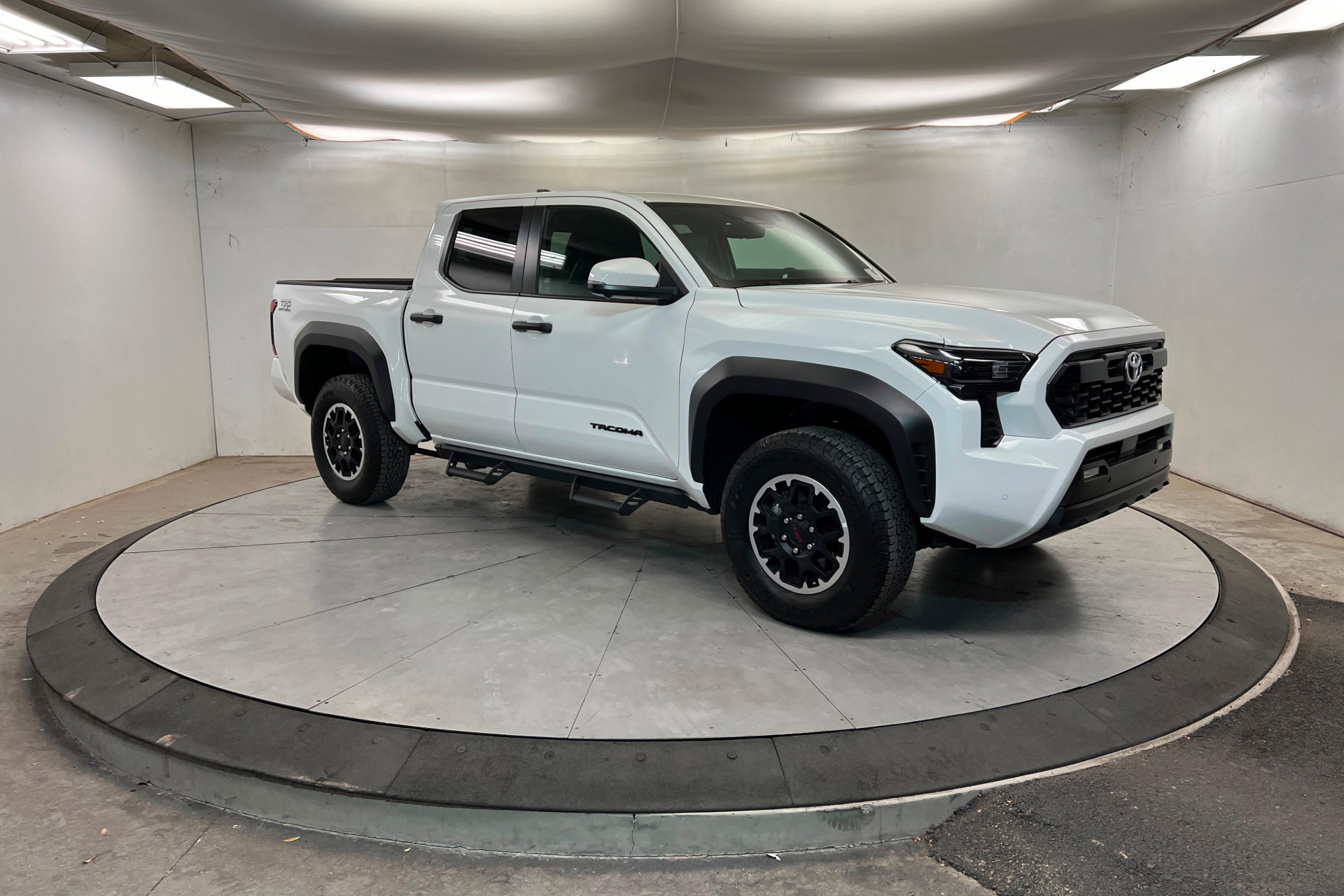 Used 2025 Toyota Tacoma TRD Off-Road w/ TRD Off Road Premium Package AWD/4WD image 7
