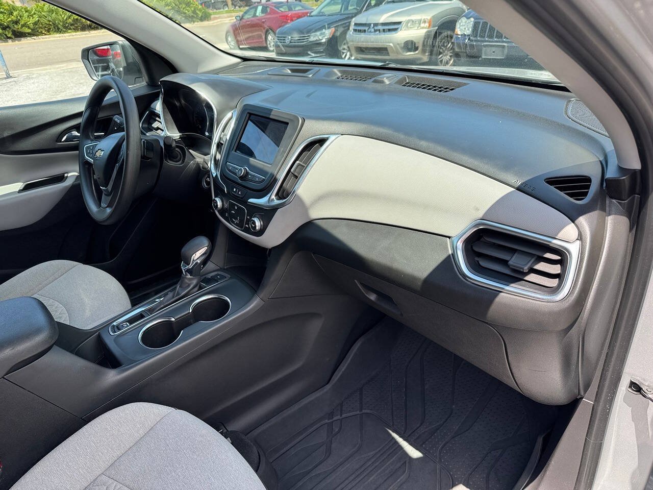Used 2022 Chevrolet Equinox LS w/ LS Convenience Package AWD/4WD image 18