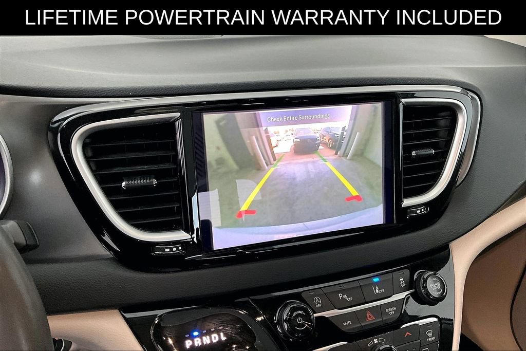 Used 2024 Chrysler Pacifica Touring-L FWD image 30