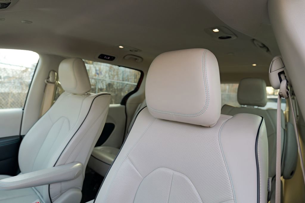 Used 2018 Chrysler Pacifica Limited w/ Advanced Safetytec Group image 23