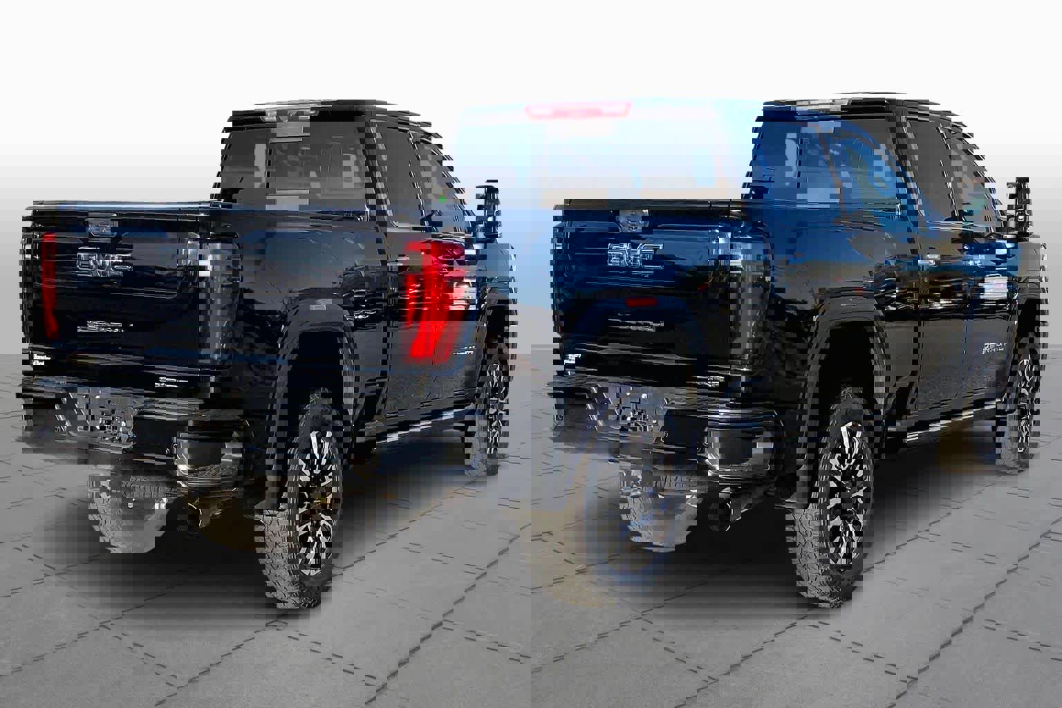 Used 2024 GMC Sierra 2500 Denali Ultimate image 12