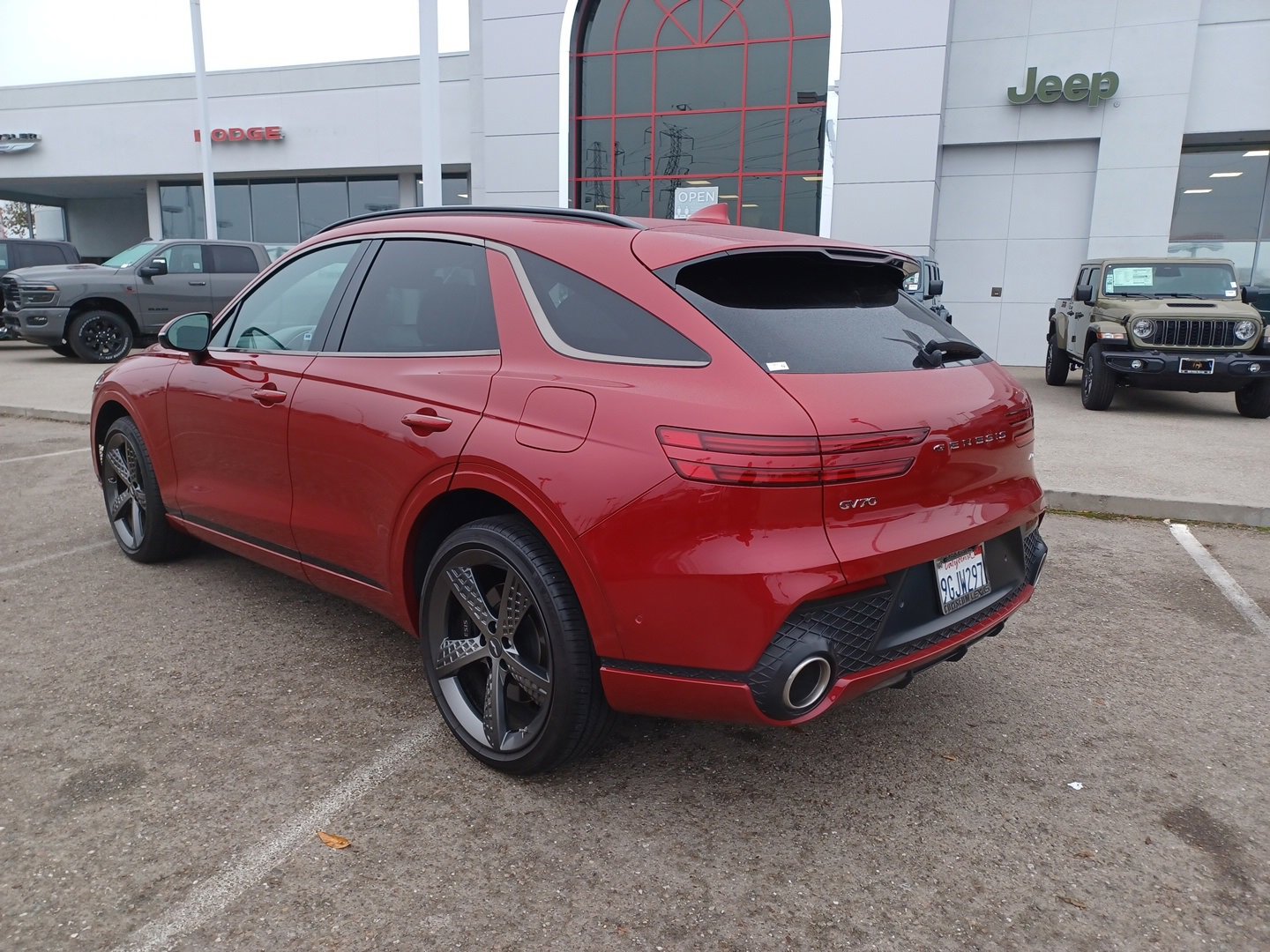 Used 2023 Genesis GV70 2.5T w/ Sport Prestige Package image 6