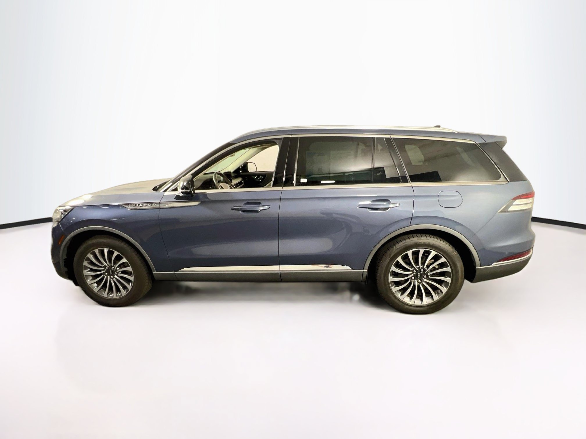 Used 2021 Lincoln Aviator Reserve w/ Equipment Group 201A AWD/4WD image 8