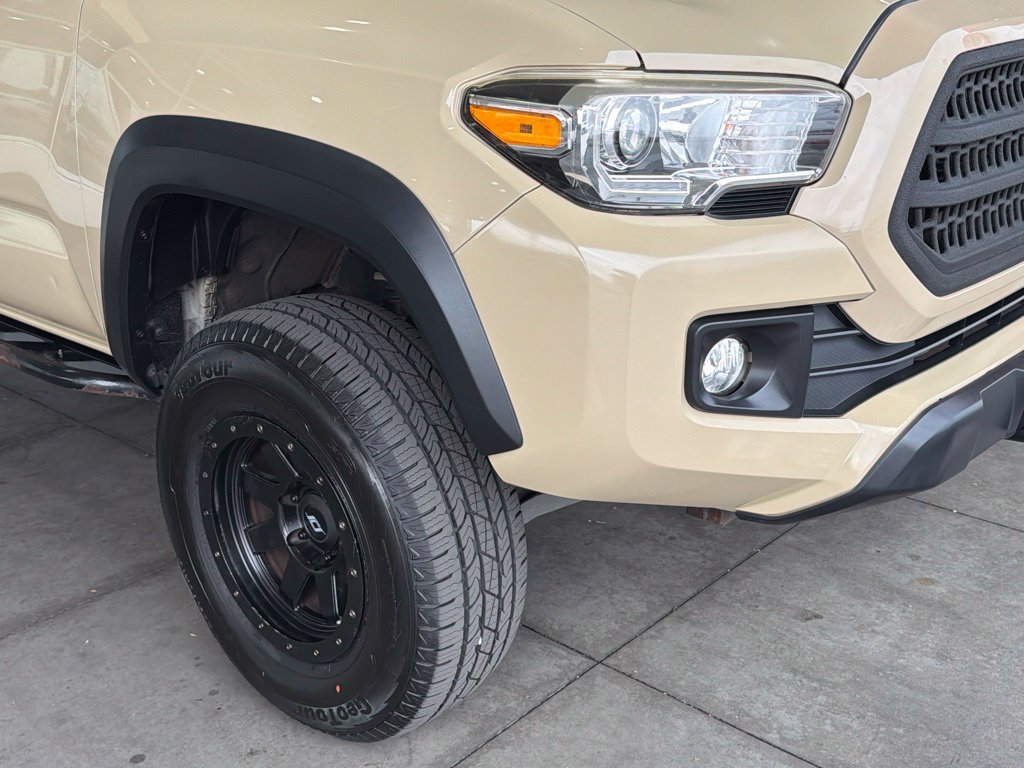 Certified 2016 Toyota Tacoma TRD Off-Road w/ Towing Package AWD/4WD image 8