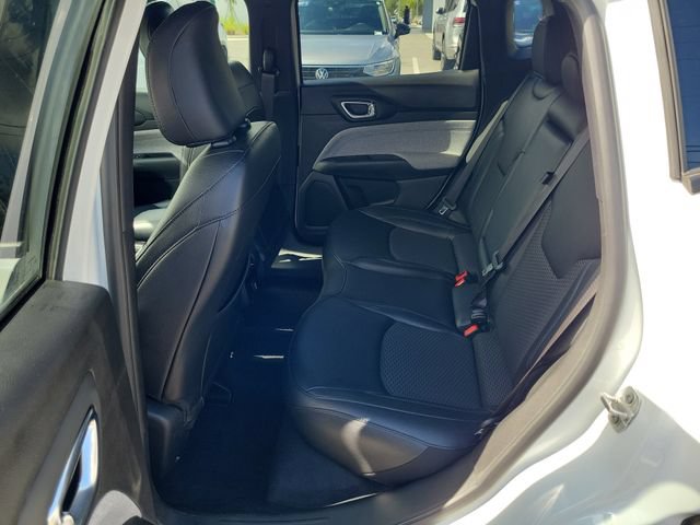 Used 2024 Jeep Compass Latitude AWD/4WD image 11