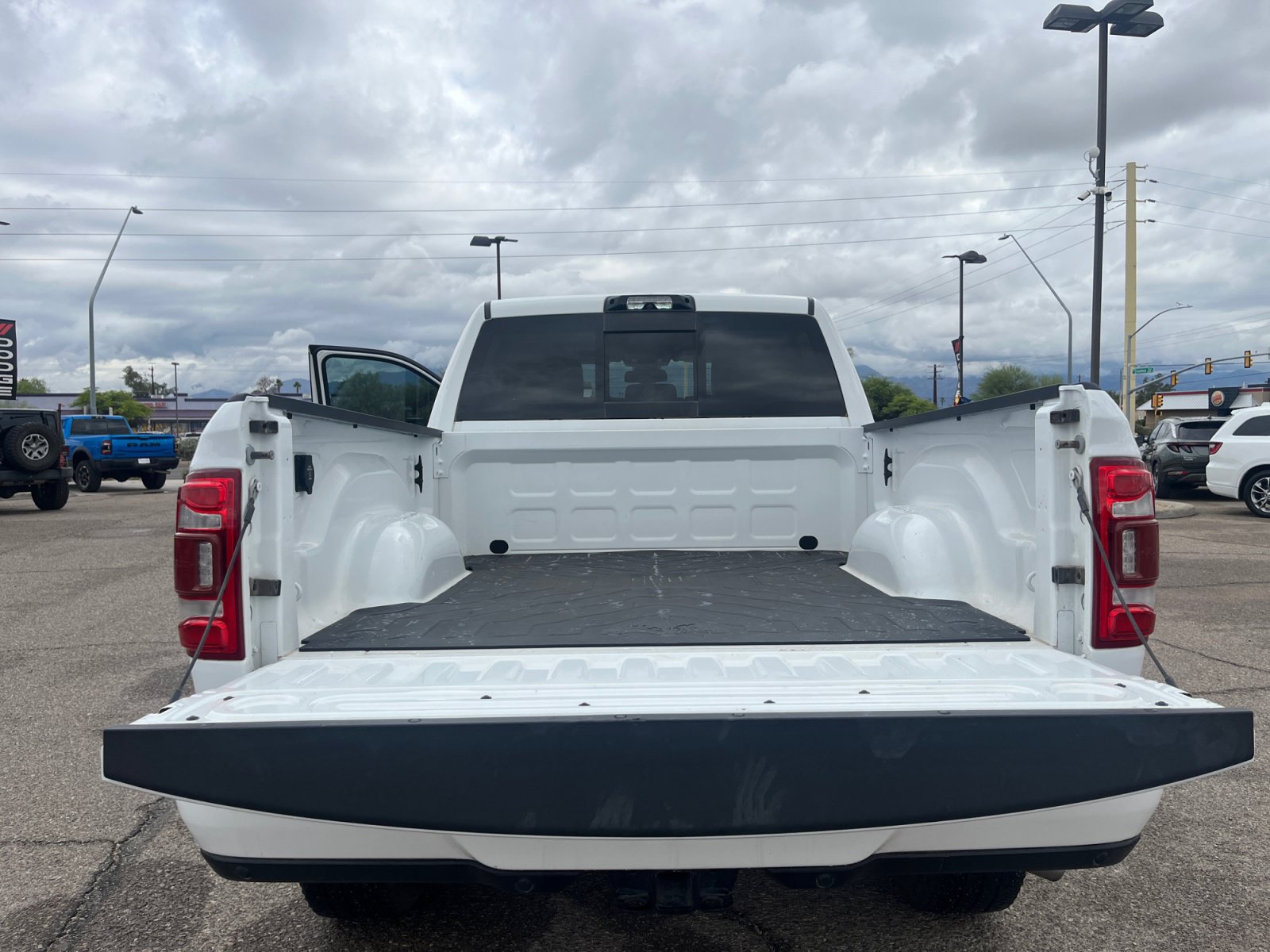 Used 2024 RAM 2500 Laramie w/ Towing Technology Group AWD/4WD image 34